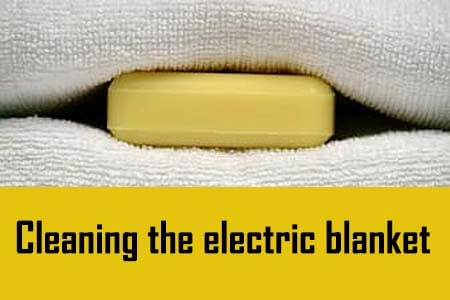 cleaning the electric blanket
