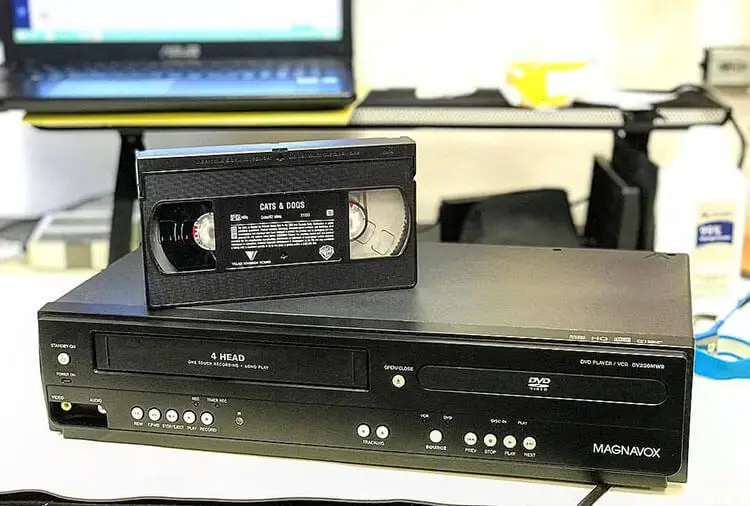Key Steps To Be Followed For Hooking Up A Vcr and Dvd With The Television